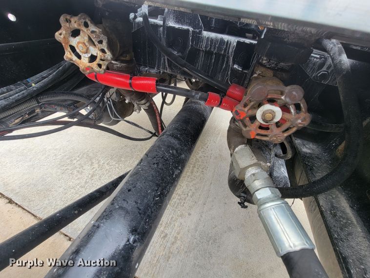 image for item HY9010 1993 Kenworth W900L  semi truck