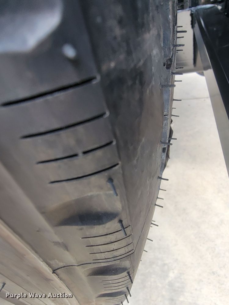 image for item HY9010 1993 Kenworth W900L  semi truck