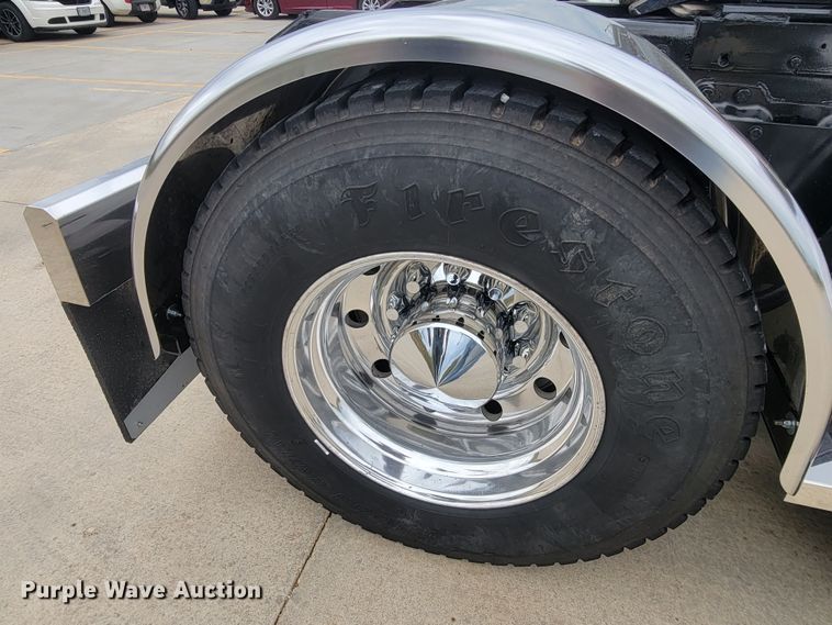 image for item HY9010 1993 Kenworth W900L  semi truck