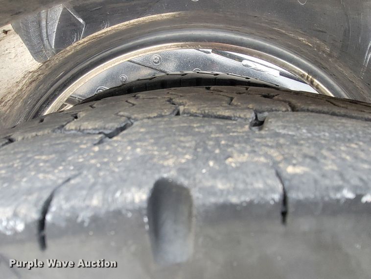 image for item HY9010 1993 Kenworth W900L  semi truck