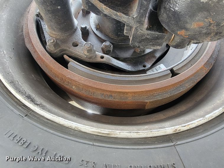 image for item HY9010 1993 Kenworth W900L  semi truck