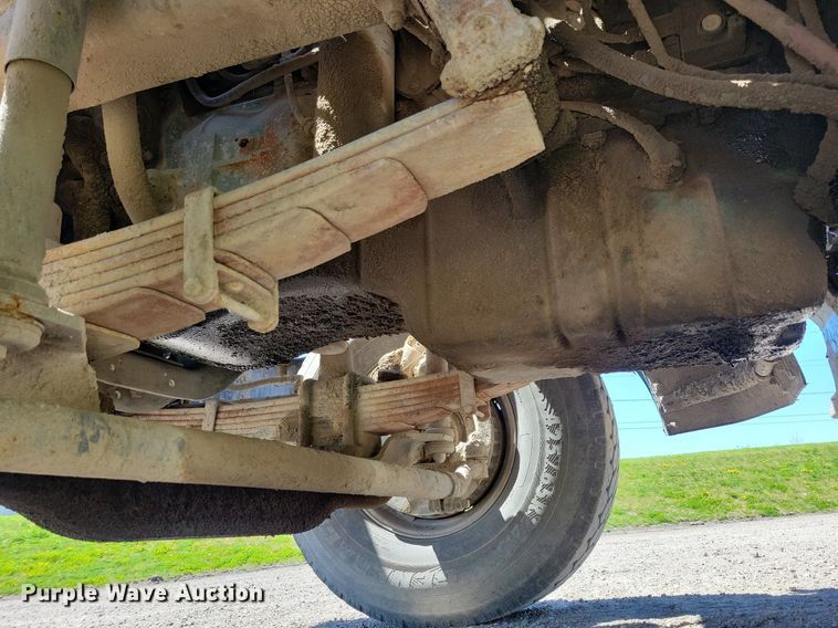 image for item JO9097 2006 Volvo VHD  truck cab and chassis