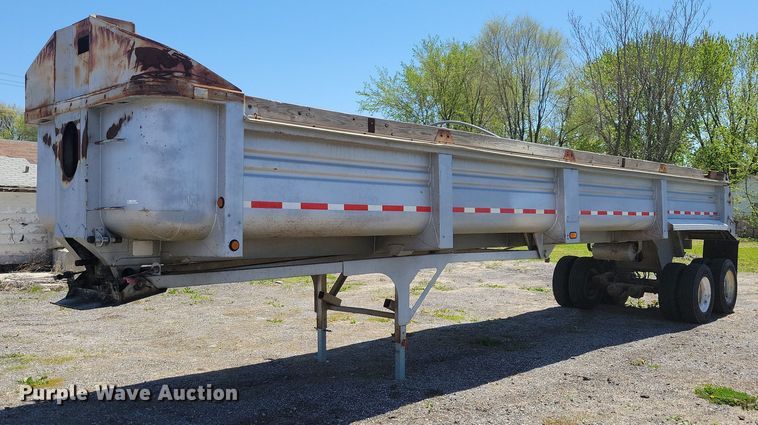 image for item JO9104 1998 Clement LW3829  end dump trailer