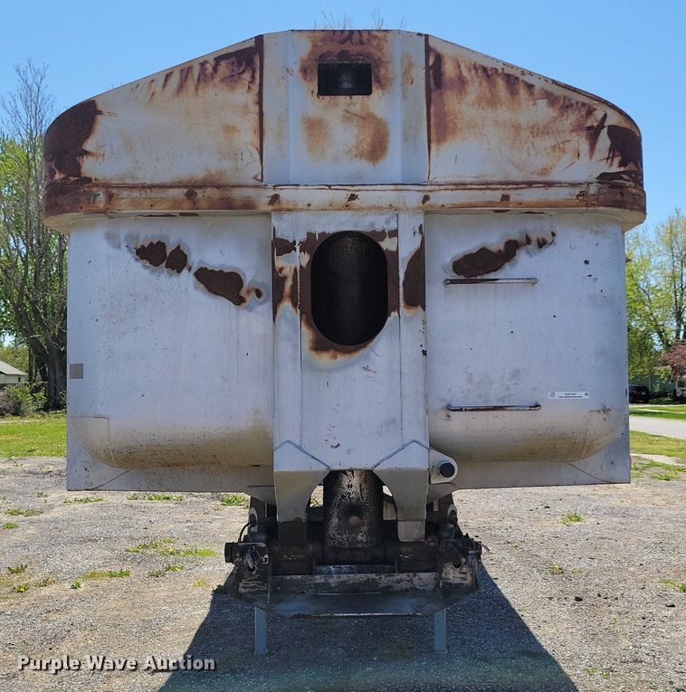 image for item JO9104 1998 Clement LW3829  end dump trailer