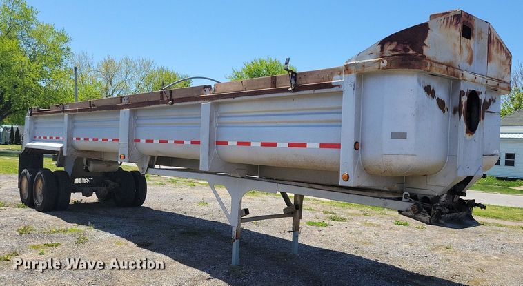 image for item JO9104 1998 Clement LW3829  end dump trailer
