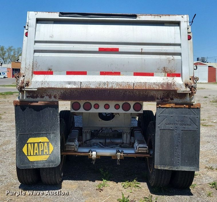 image for item JO9104 1998 Clement LW3829  end dump trailer