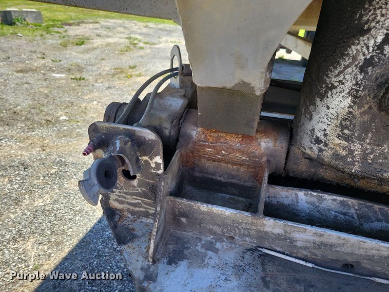 image for item JO9104 1998 Clement LW3829  end dump trailer