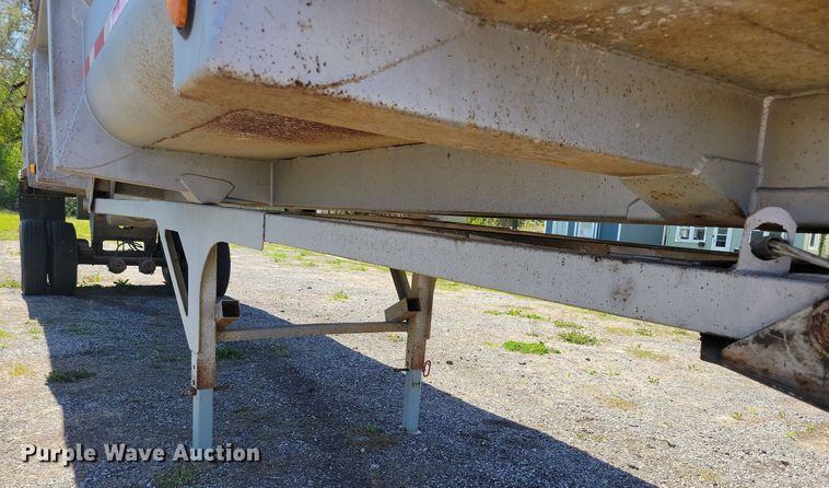 image for item JO9104 1998 Clement LW3829  end dump trailer