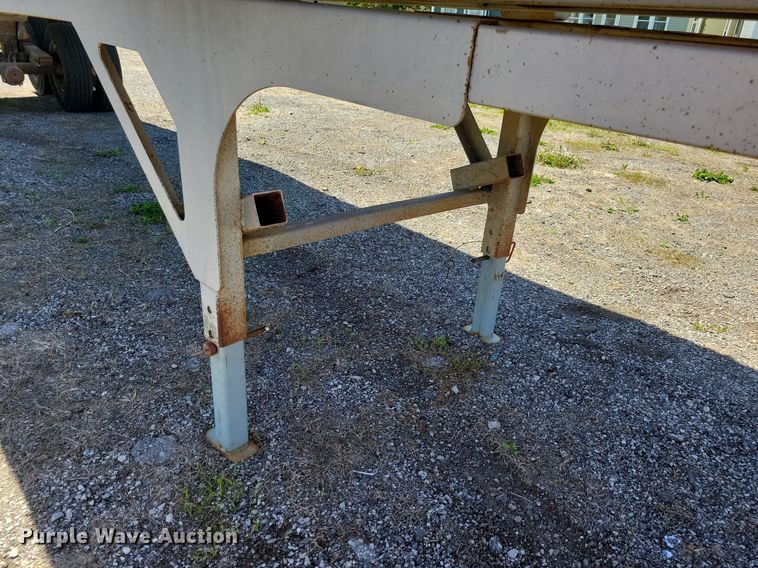 image for item JO9104 1998 Clement LW3829  end dump trailer