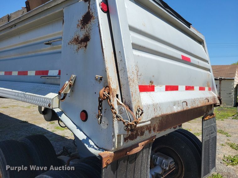 image for item JO9104 1998 Clement LW3829  end dump trailer