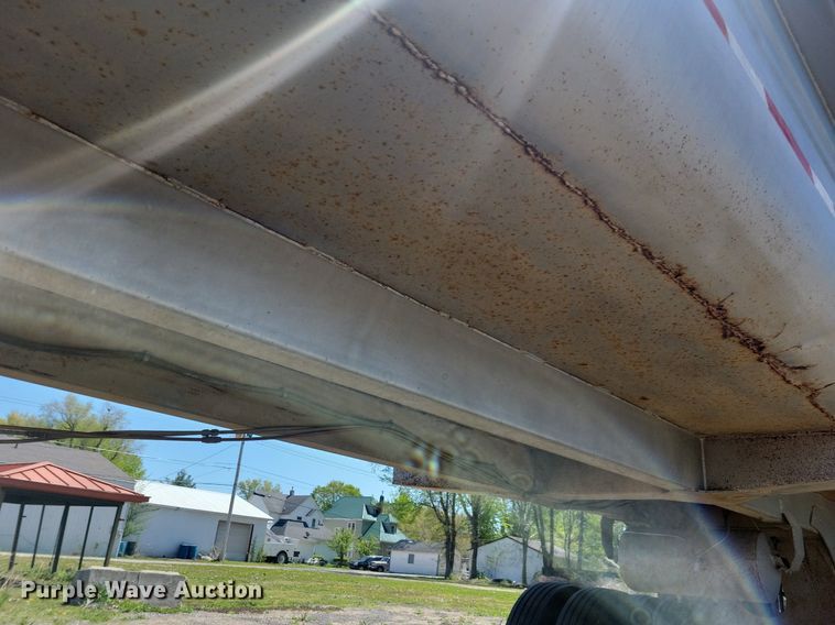 image for item JO9104 1998 Clement LW3829  end dump trailer