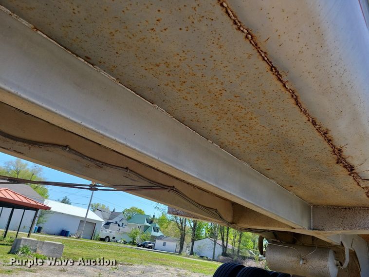 image for item JO9104 1998 Clement LW3829  end dump trailer