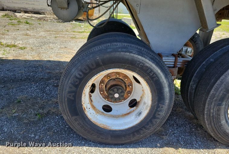 image for item JO9104 1998 Clement LW3829  end dump trailer