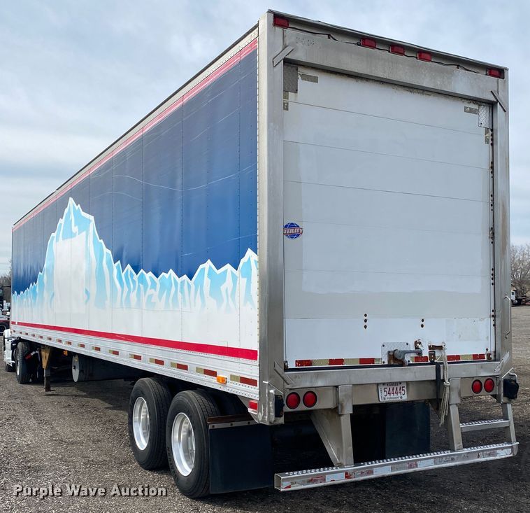 image for item KB9551 1999 Utility VS2R  refrigerated van trailer