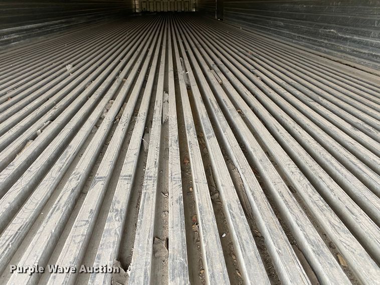 image for item KB9551 1999 Utility VS2R  refrigerated van trailer