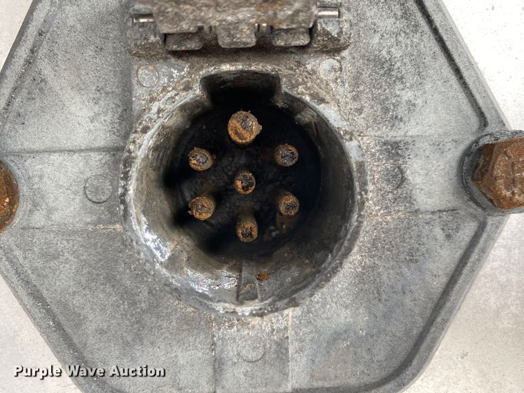 image for item KB9551 1999 Utility VS2R  refrigerated van trailer