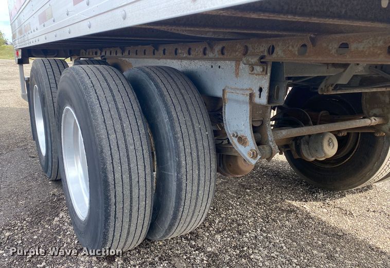 image for item KB9551 1999 Utility VS2R  refrigerated van trailer