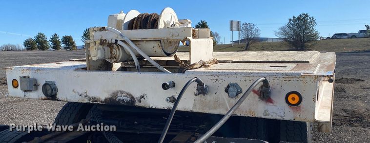 image for item KW9013 1999 Fontaine  drop deck equipment trailer