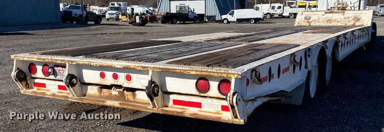 image for item KW9013 1999 Fontaine  drop deck equipment trailer