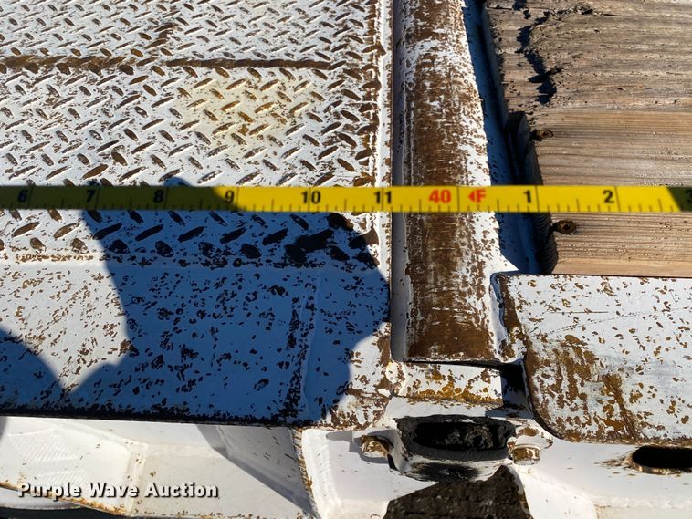 image for item KW9013 1999 Fontaine  drop deck equipment trailer