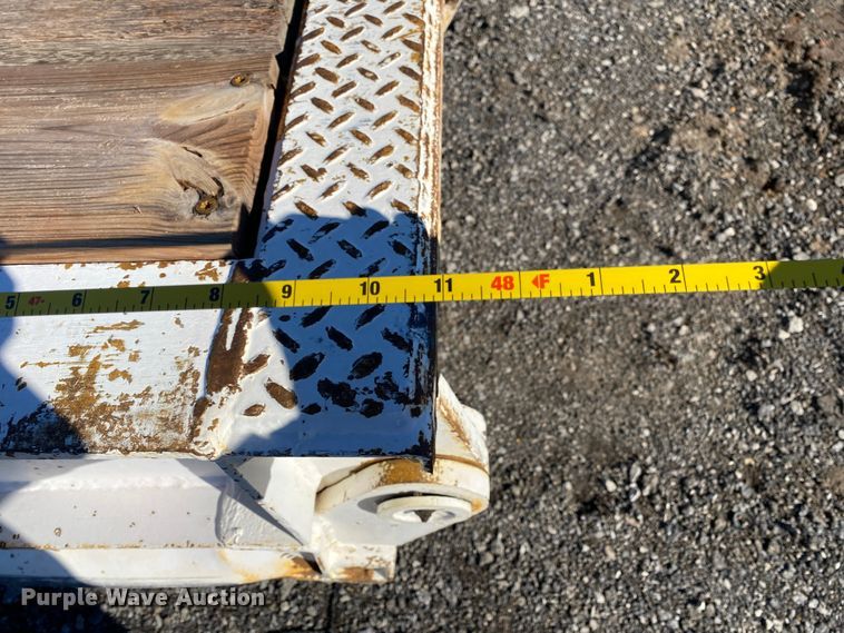 image for item KW9013 1999 Fontaine  drop deck equipment trailer