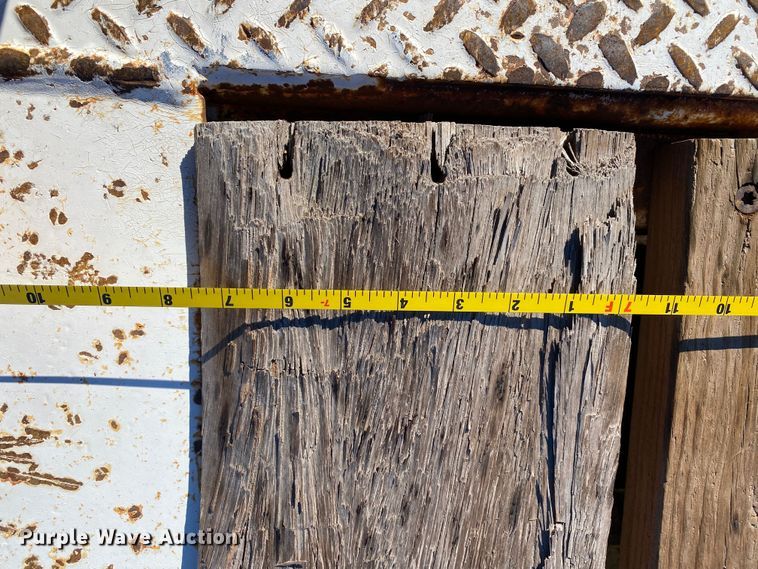 image for item KW9013 1999 Fontaine  drop deck equipment trailer