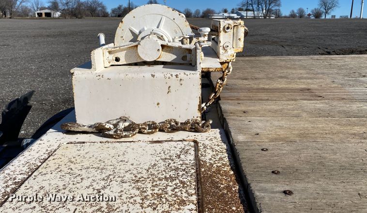 image for item KW9013 1999 Fontaine  drop deck equipment trailer