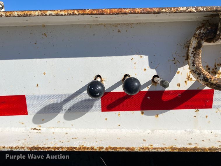 image for item KW9013 1999 Fontaine  drop deck equipment trailer