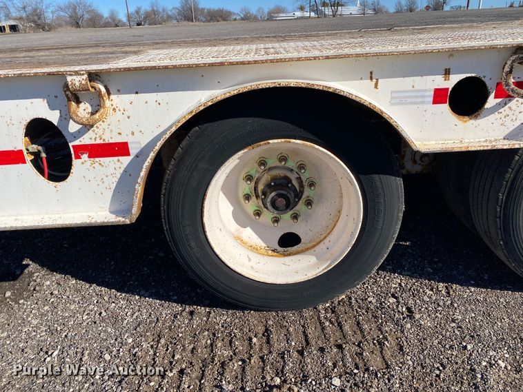 image for item KW9013 1999 Fontaine  drop deck equipment trailer