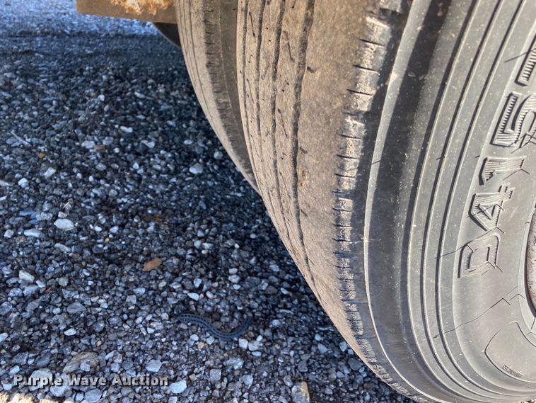 image for item KW9013 1999 Fontaine  drop deck equipment trailer