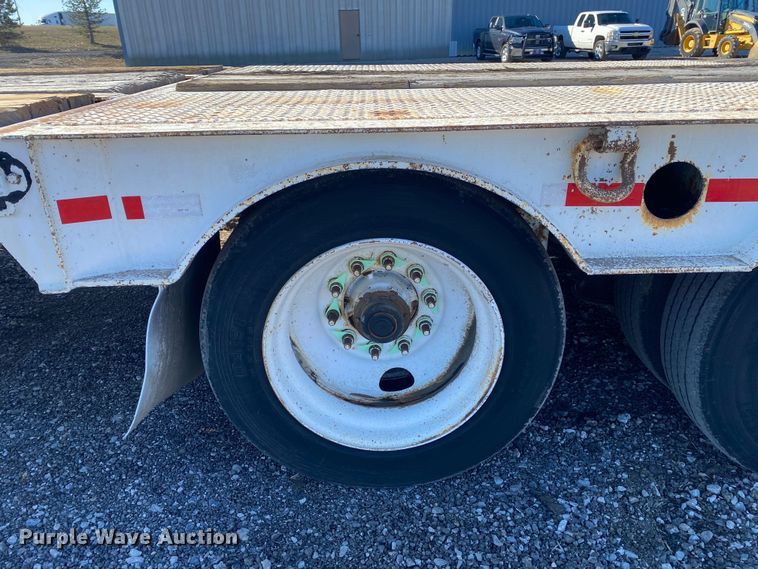 image for item KW9013 1999 Fontaine  drop deck equipment trailer