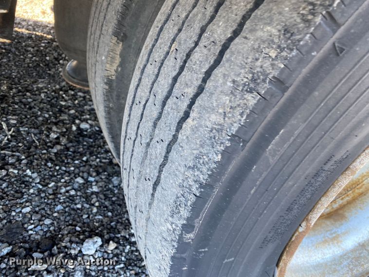 image for item KW9013 1999 Fontaine  drop deck equipment trailer