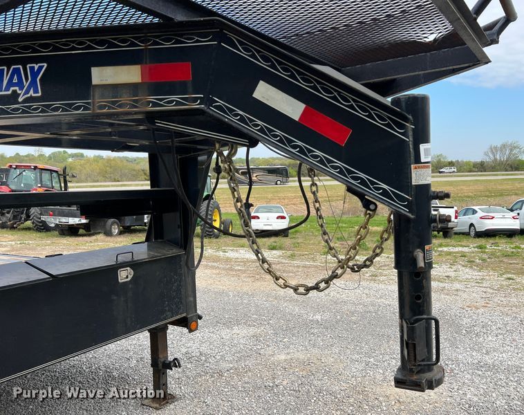 image for item LI9640 2016 Load Trail  equipment trailer