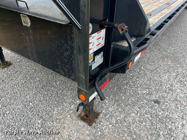image for item LI9640 2016 Load Trail  equipment trailer