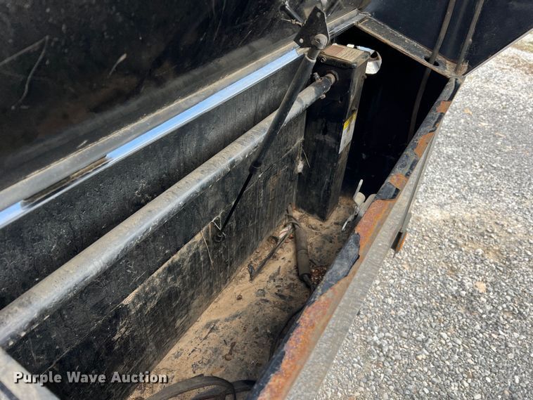 image for item LI9640 2016 Load Trail  equipment trailer