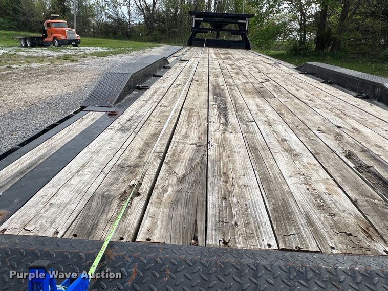 image for item LI9640 2016 Load Trail  equipment trailer