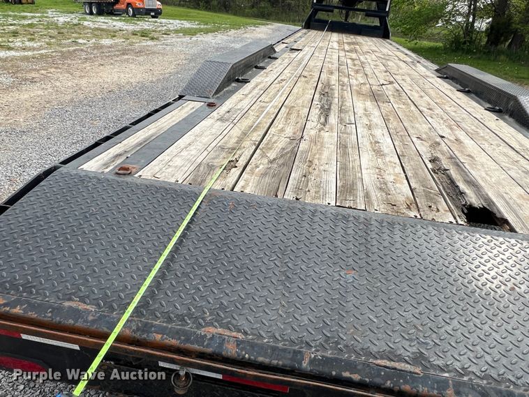 image for item LI9640 2016 Load Trail  equipment trailer