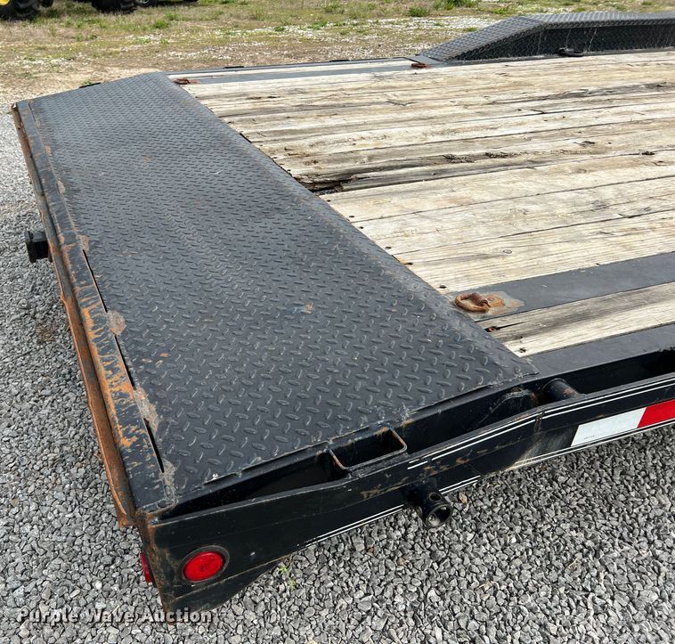 image for item LI9640 2016 Load Trail  equipment trailer