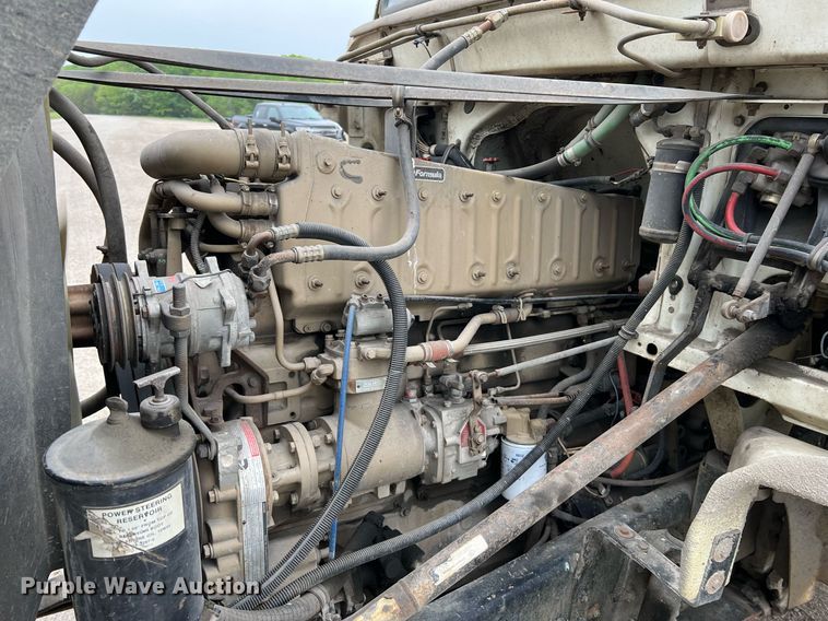 image for item LI9685 1987 Freightliner FLC  semi truck