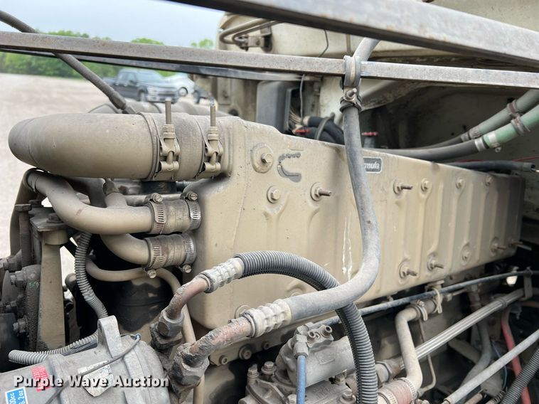 image for item LI9685 1987 Freightliner FLC  semi truck