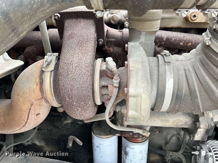 image for item LI9685 1987 Freightliner FLC  semi truck