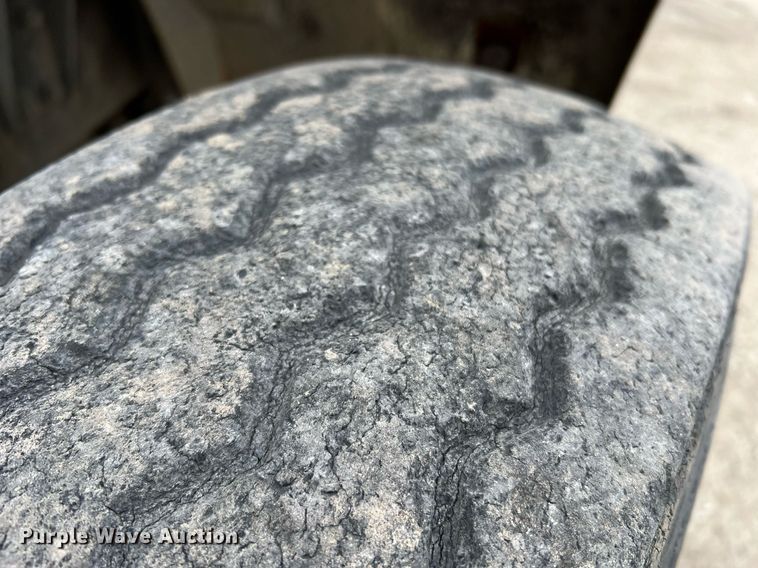 image for item LI9685 1987 Freightliner FLC  semi truck