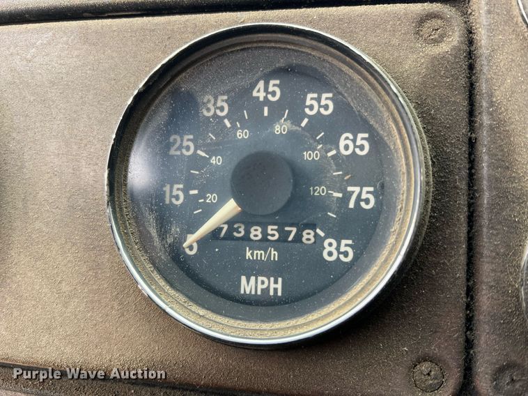 image for item LI9687 1989 Freightliner FLC  semi truck