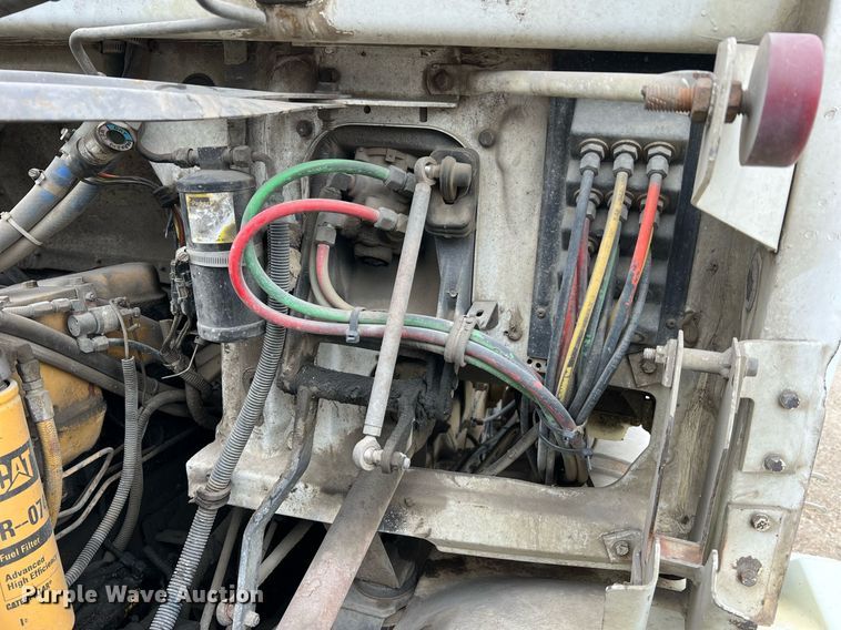 image for item LI9687 1989 Freightliner FLC  semi truck