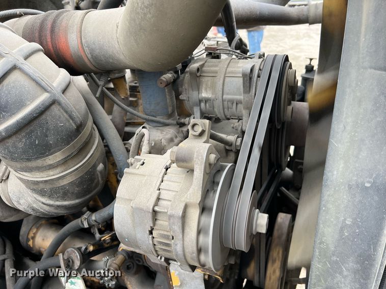 image for item LI9687 1989 Freightliner FLC  semi truck