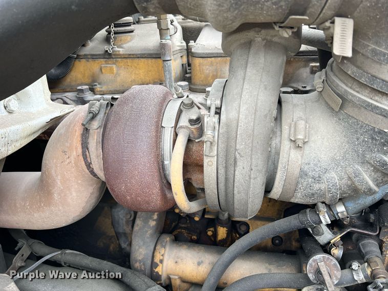 image for item LI9687 1989 Freightliner FLC  semi truck