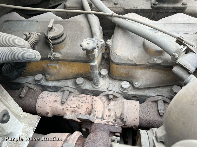 image for item LI9687 1989 Freightliner FLC  semi truck