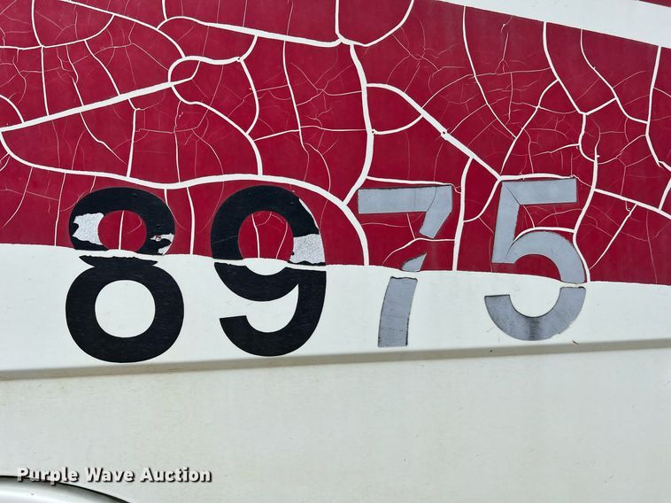 image for item LI9687 1989 Freightliner FLC  semi truck