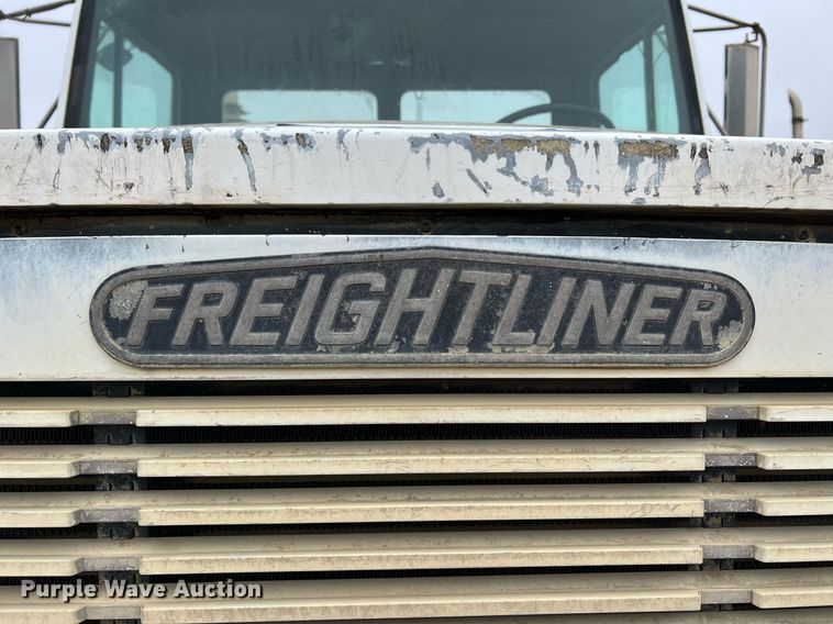 image for item LI9687 1989 Freightliner FLC  semi truck