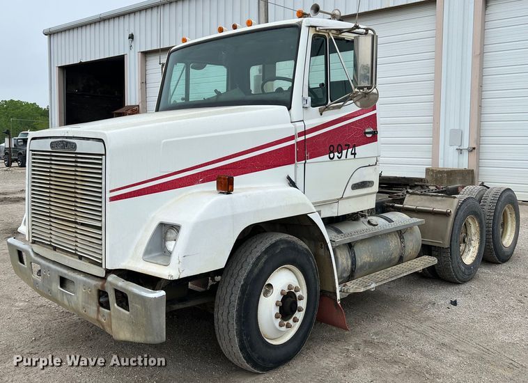 image for item LI9689 1989 Freightliner FLC  semi truck